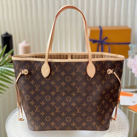 Louis Vuitton Monogram Neverfull MM Tote With Pouch - Picture 1 of 8